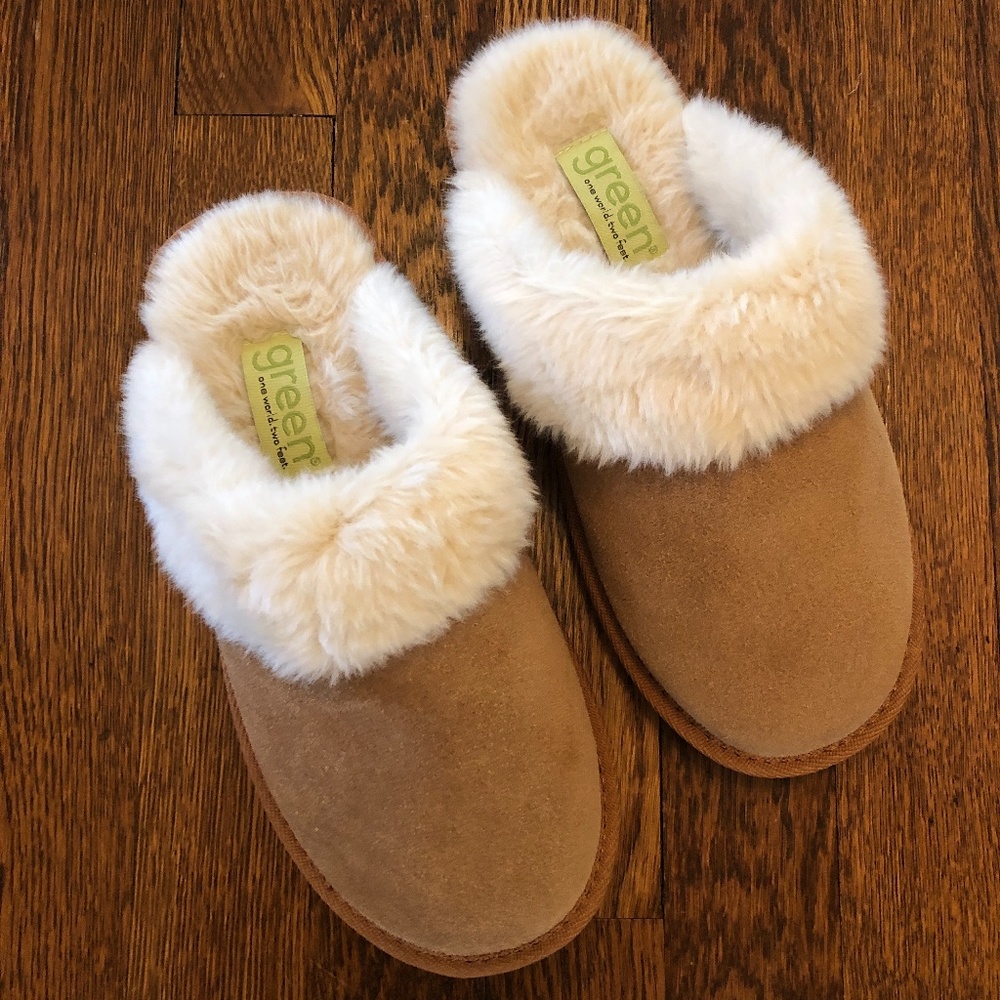 Green brand cozy slippers